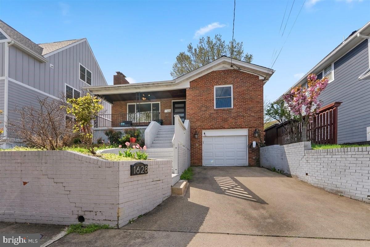 1628 12th St S - Photo 2 of 32