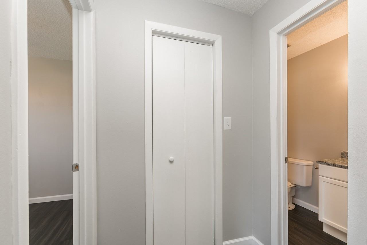 Eastview Apartments - Photo 4 of 27