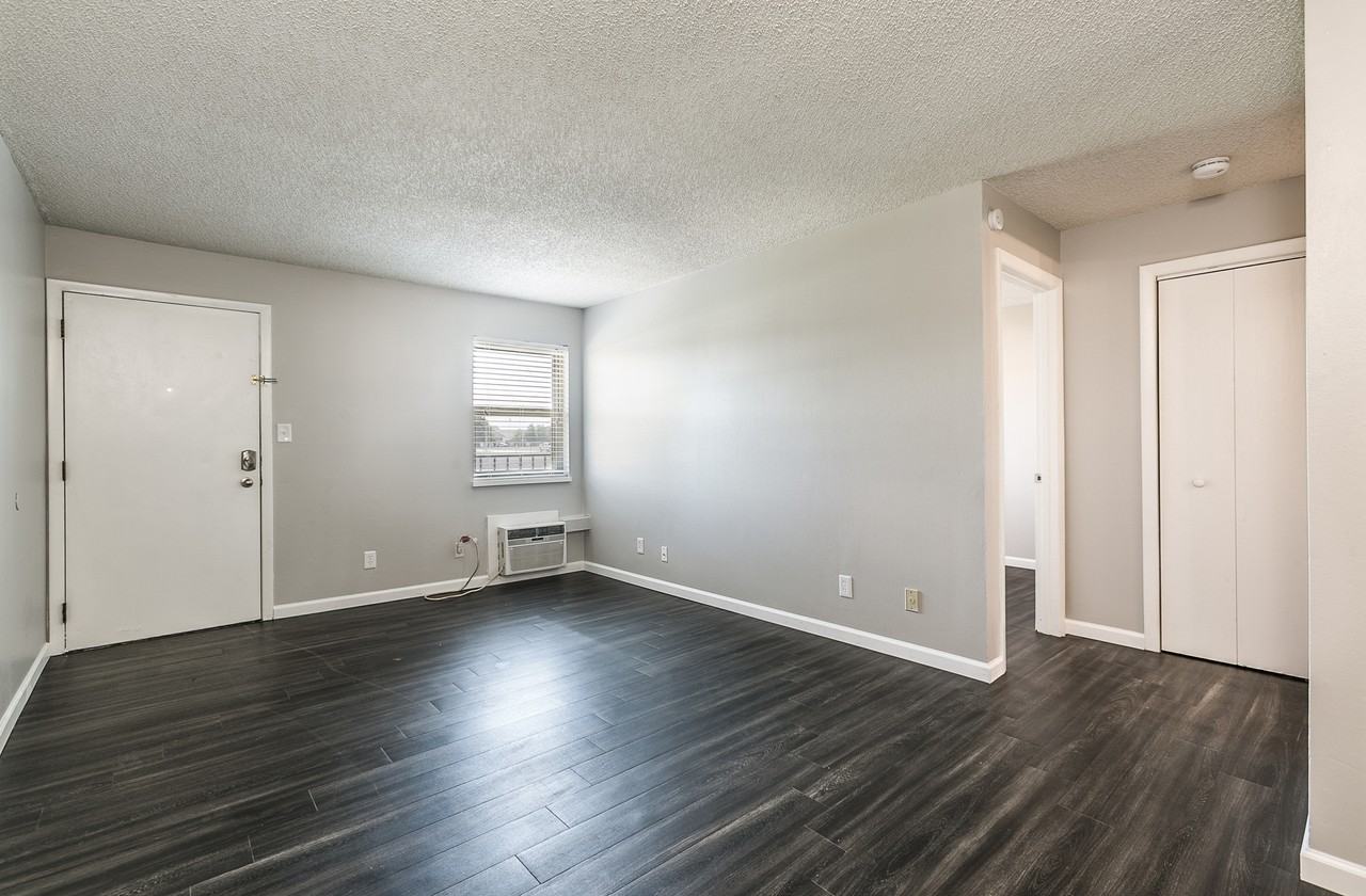 Eastview Apartments - Photo 5 of 27