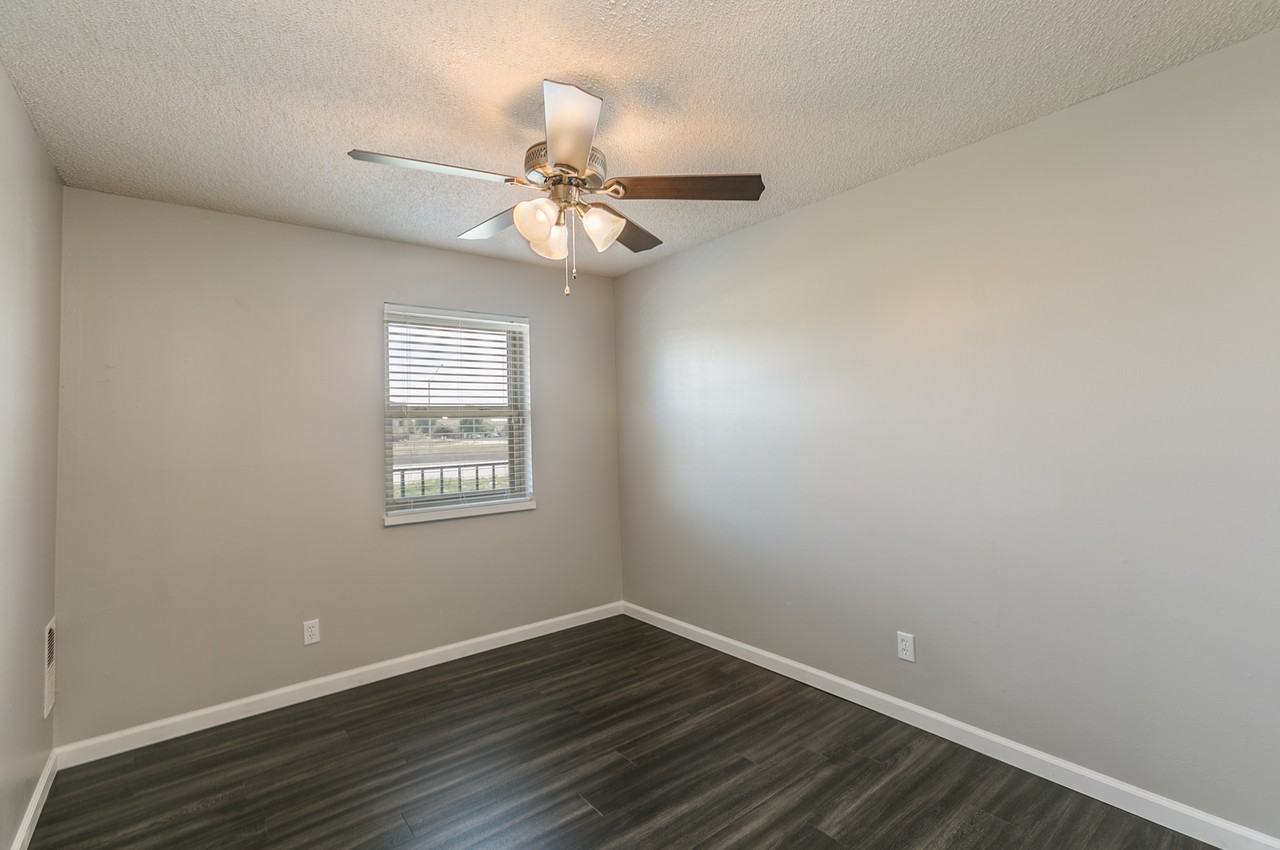 Eastview Apartments - Photo 6 of 27