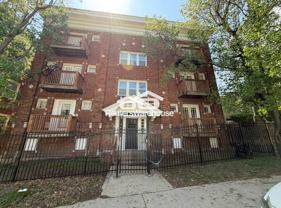 3113 Thompson Ave Apt 1w - Photo 1 of 1