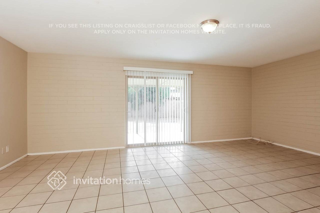 3215 N 54th Dr - Photo 3 of 16