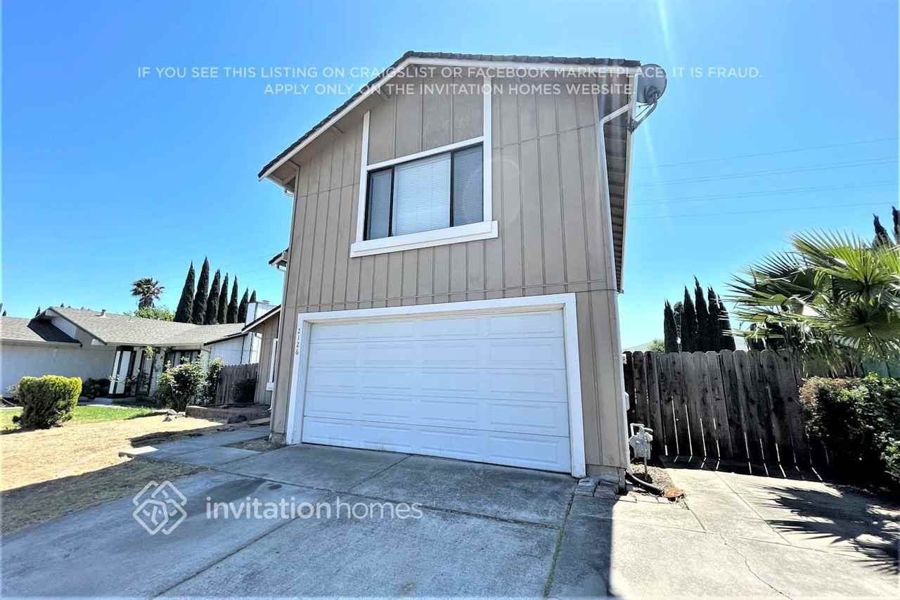 2126 Mendocino Dr - Photo 3 of 25