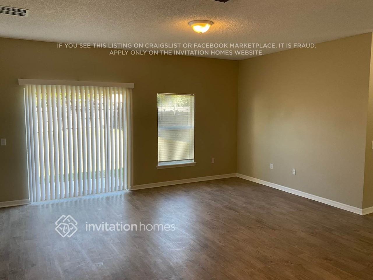 2759 Woodstream Cir - Photo 2 of 15