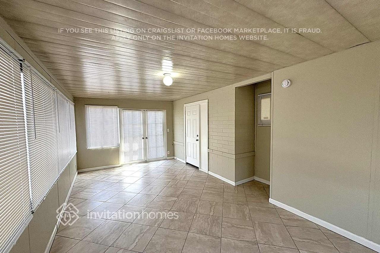 1944 W Gardenia Dr - Photo 7 of 18