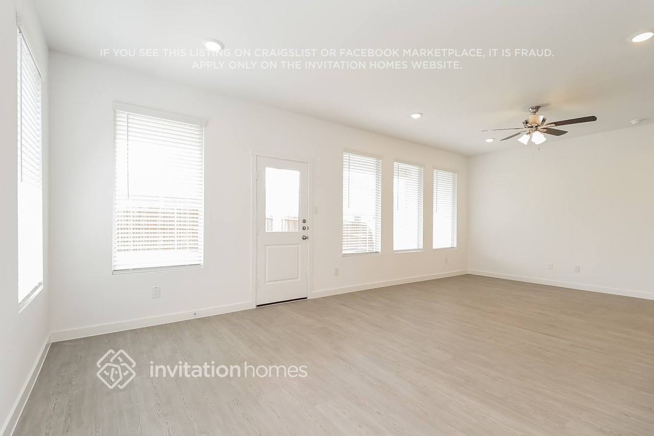 308 Sedalia Trl - Photo 3 of 17