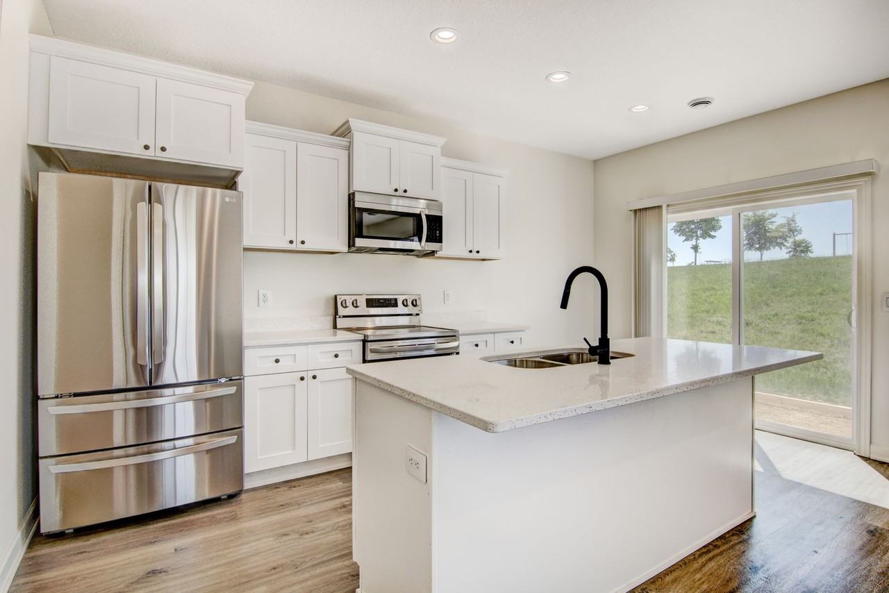 2488 Cedarwood Lane - Photo 3 of 24