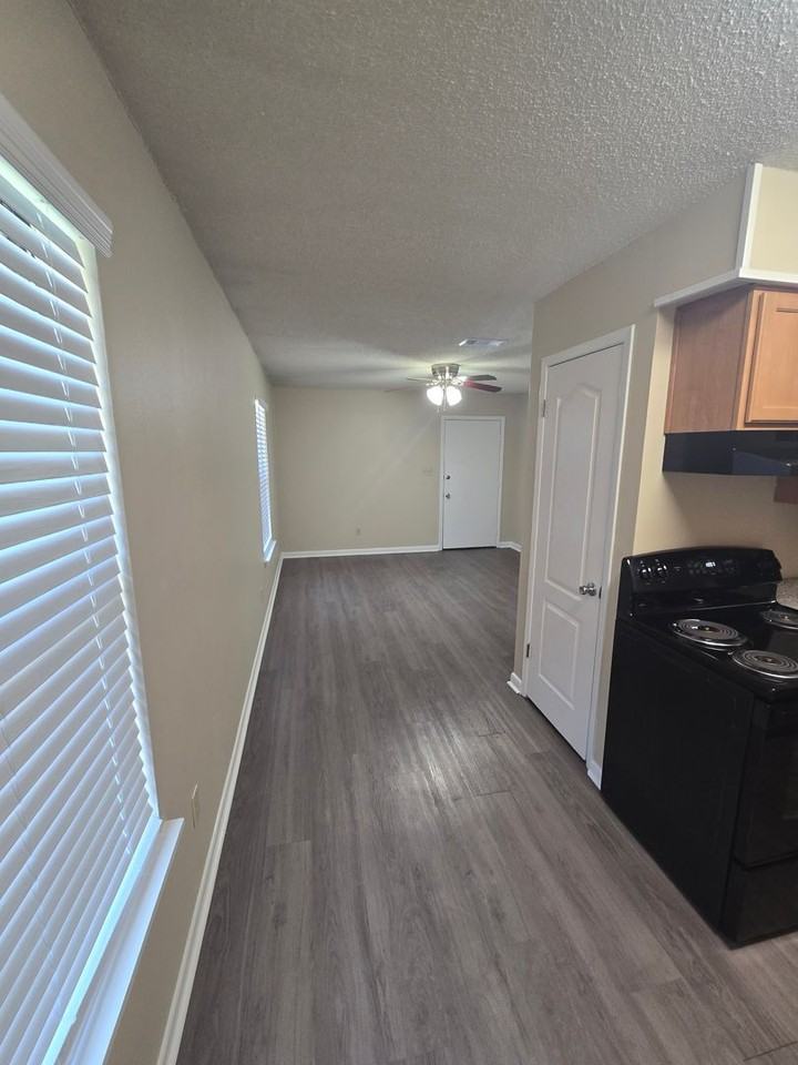 117 Alder Ave Se - Photo 5 of 11