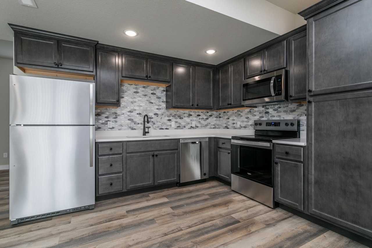 1617 University Townhomes - Photo 3 of 18