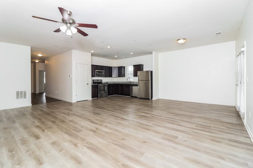 7261 Lacey Dr - Photo 5 of 16