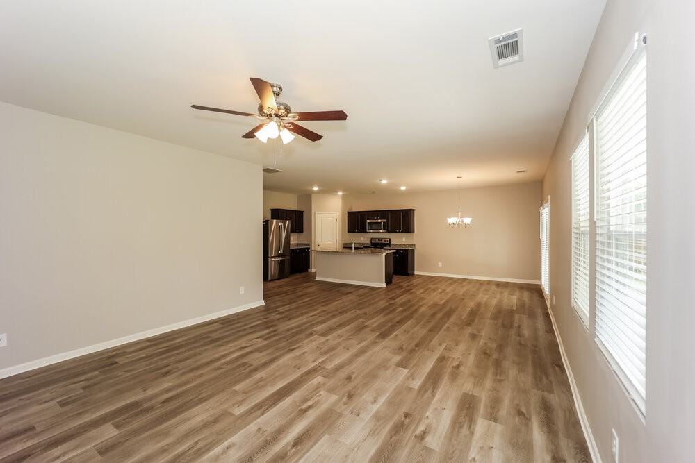 1069 Coldwater Dr - Photo 5 of 17