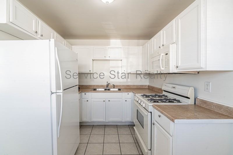 1926 E Osborn Rd #1 - Photo 7 of 17