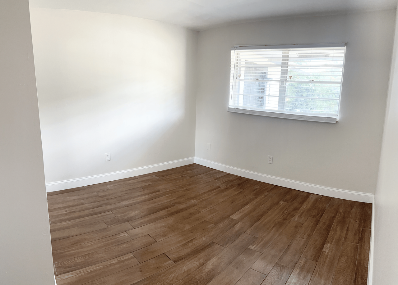4259 Maine St - Photo 6 of 11