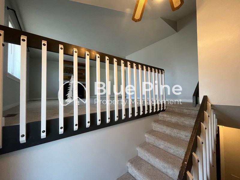2304 E Oakmont Dr - Photo 2 of 28