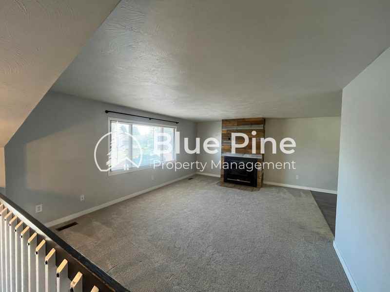 2304 E Oakmont Dr - Photo 3 of 28