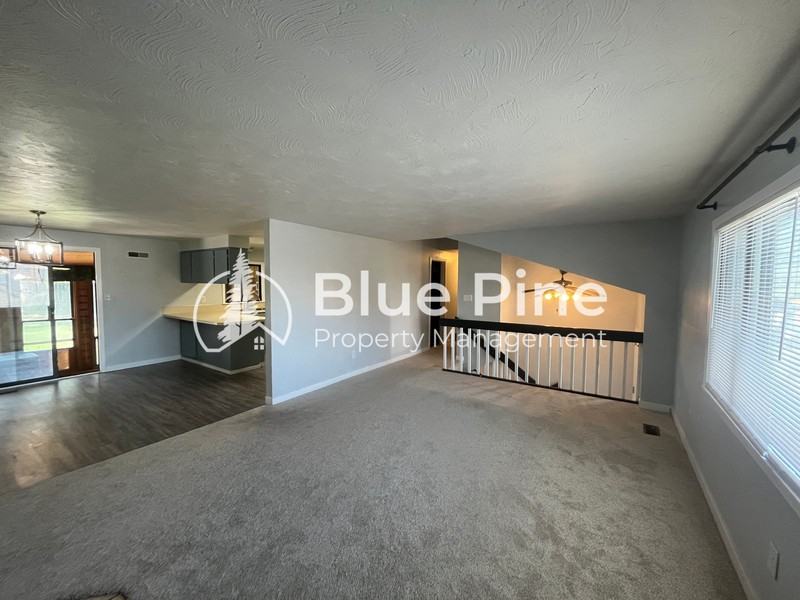 2304 E Oakmont Dr - Photo 4 of 28