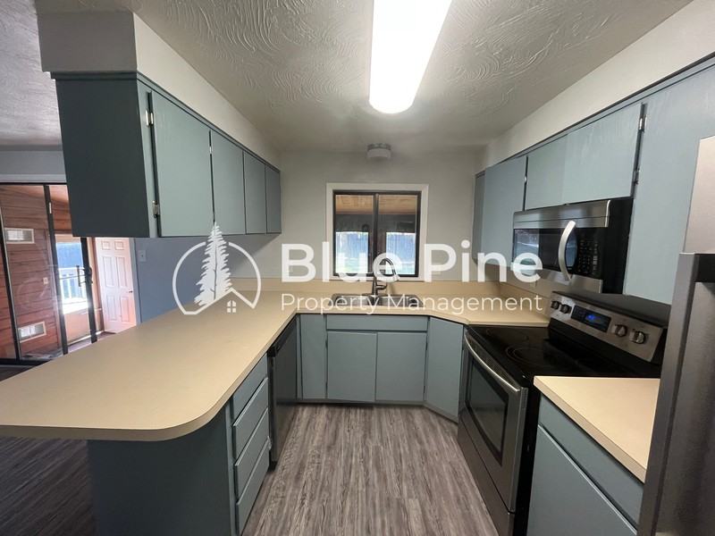2304 E Oakmont Dr - Photo 7 of 28