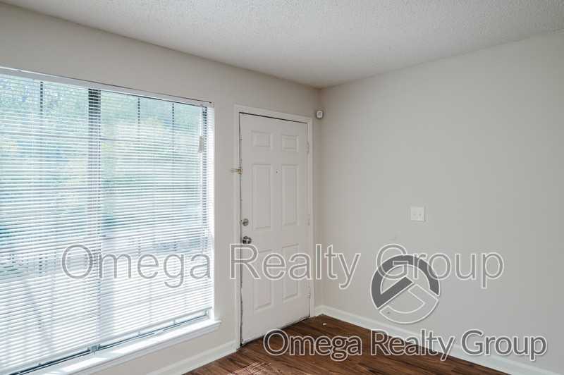 1811 Carson Rd #4 - Photo 5 of 23