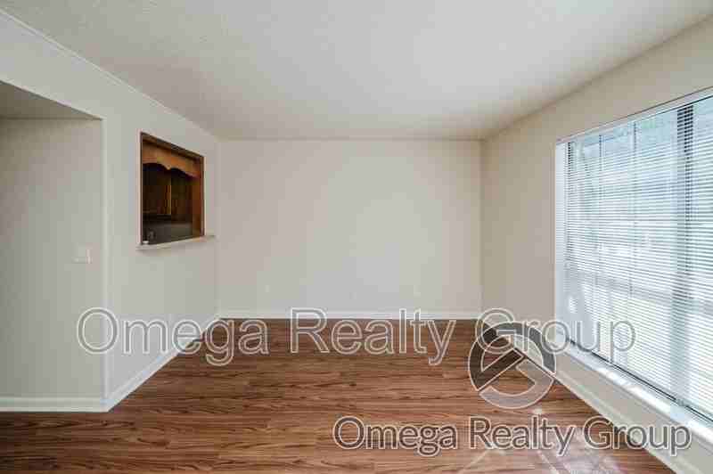 1811 Carson Rd #4 - Photo 7 of 23