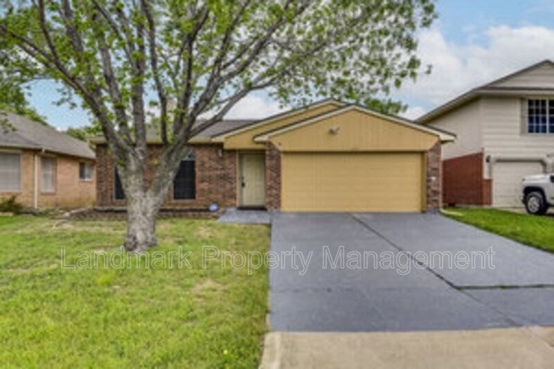 625 Hollyberry Dr - Photo 3 of 26