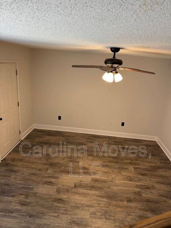 631 Bear Dr - Photo 3 of 18