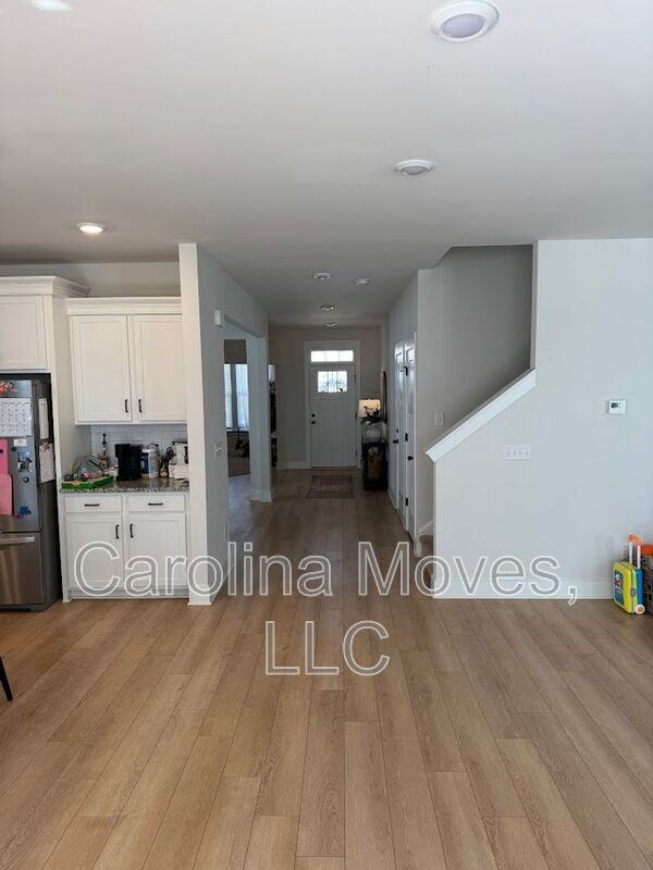 215 Fenwick Dr - Photo 6 of 22