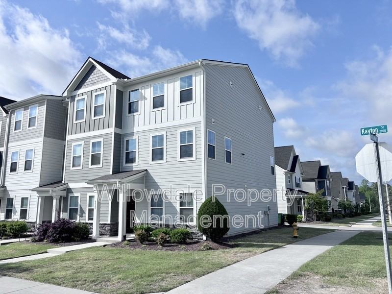 6045 Kayton St - Photo 2 of 43