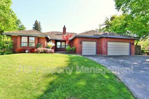 featured image of 221 Audubon Cir