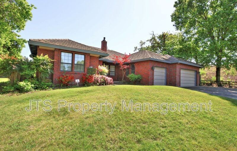 221 Audubon Cir - Photo 4 of 50