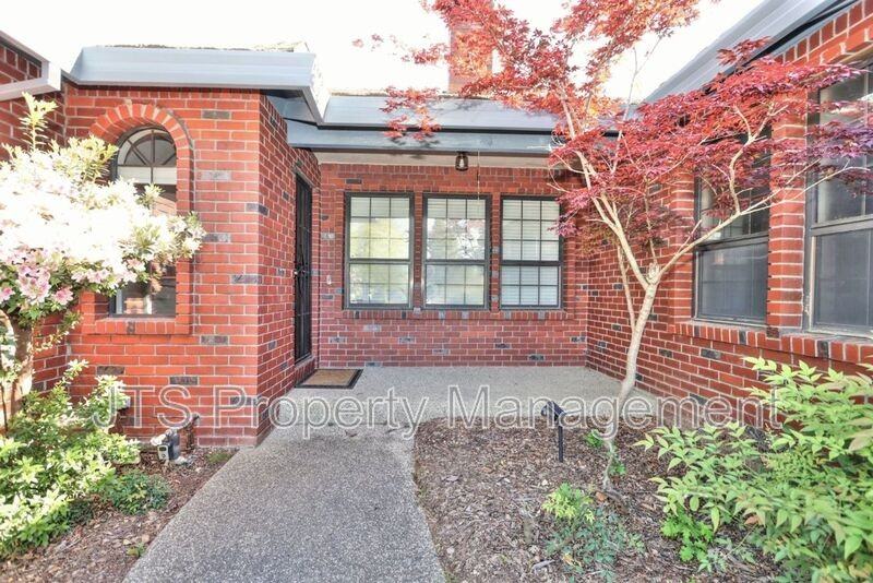 221 Audubon Cir - Photo 5 of 50