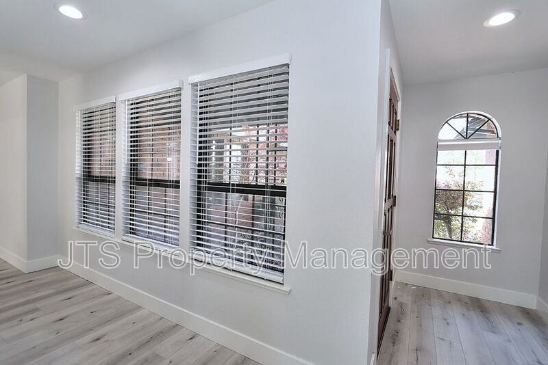 221 Audubon Cir - Photo 6 of 50