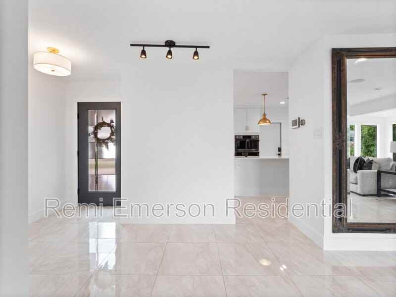 5017 Pelleport Ave - Photo 2 of 23