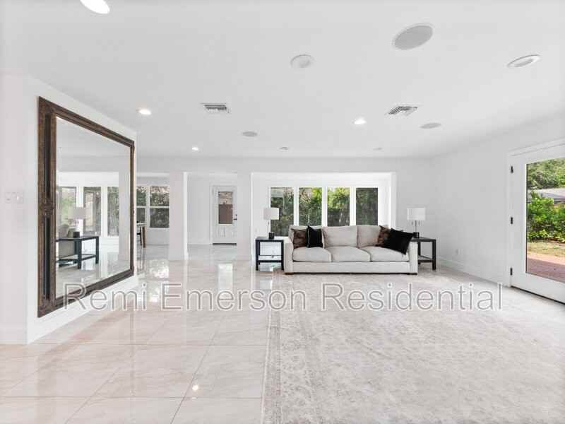 5017 Pelleport Ave - Photo 3 of 23