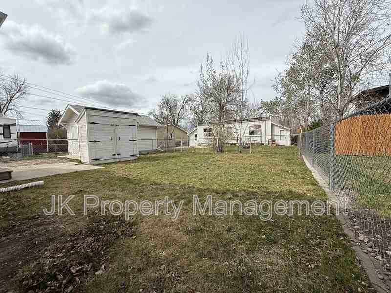 1824 6th Ave N - Photo 3 of 26
