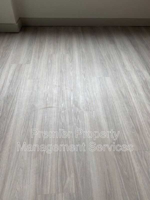 1127 Alderson Ave #110 - Photo 6 of 9