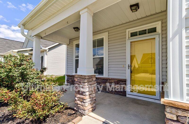 7810 Bristlecone Dr - Photo 2 of 32