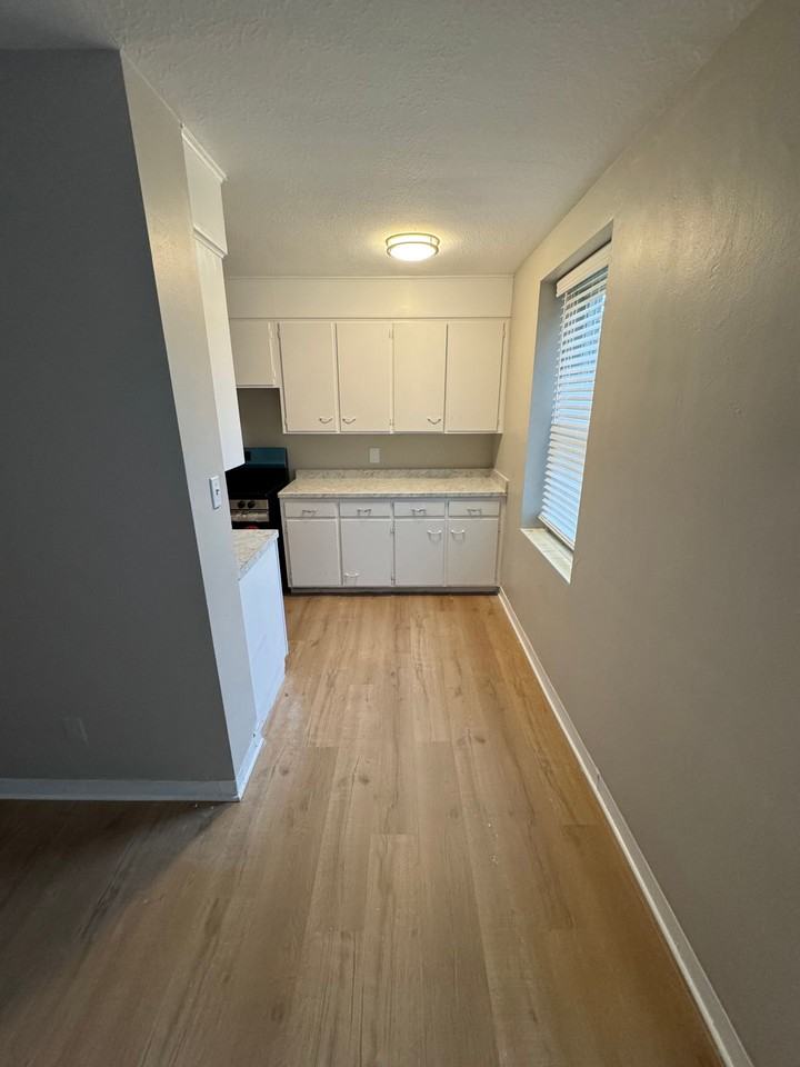 Kemper House - Photo 7 of 33