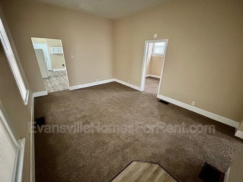 2102 W Delaware St - Photo 2 of 9