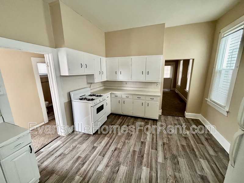 2102 W Delaware St - Photo 6 of 9