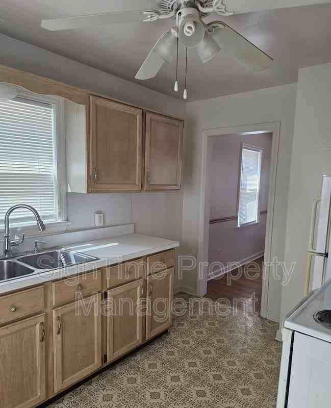 10907 Lincoln Ave - Photo 2 of 18