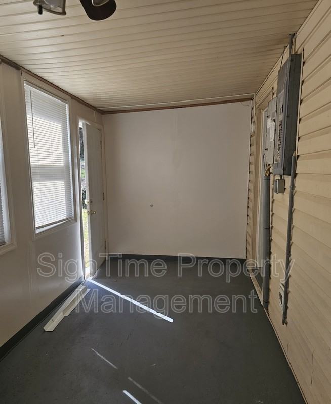 10907 Lincoln Ave - Photo 5 of 18