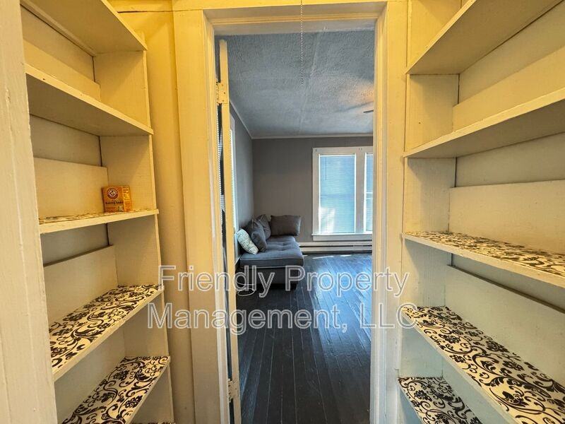 706 Walker Ave #B - Photo 7 of 15