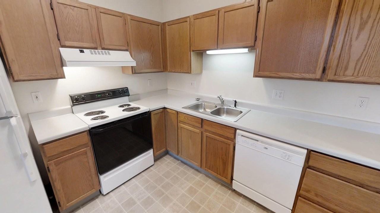 245 Sinclair - Photo 4 of 16