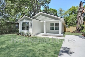 featured image of 1581 W 14th St