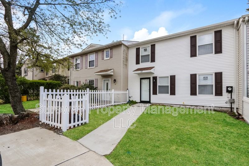 37 Berkshire Rd - Photo 2 of 15