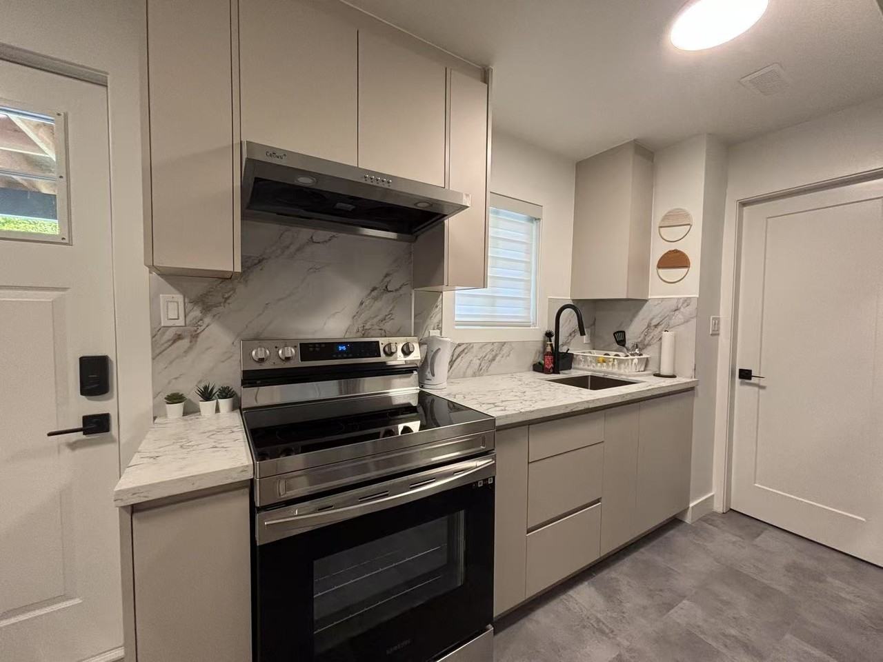 5480 Westminster Avenue - Photo 2 of 6