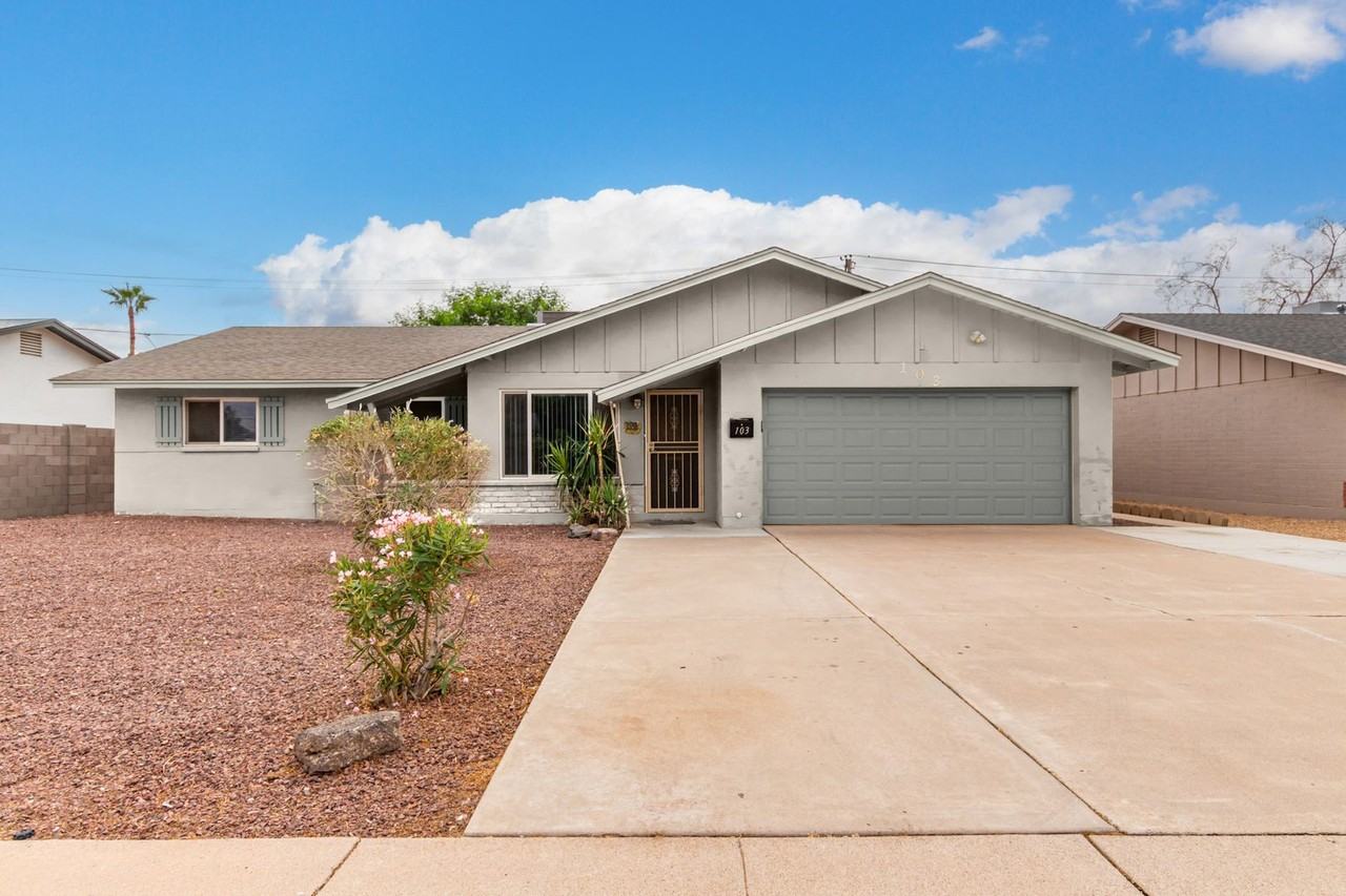103 E Del Rio Dr - Photo 2 of 30