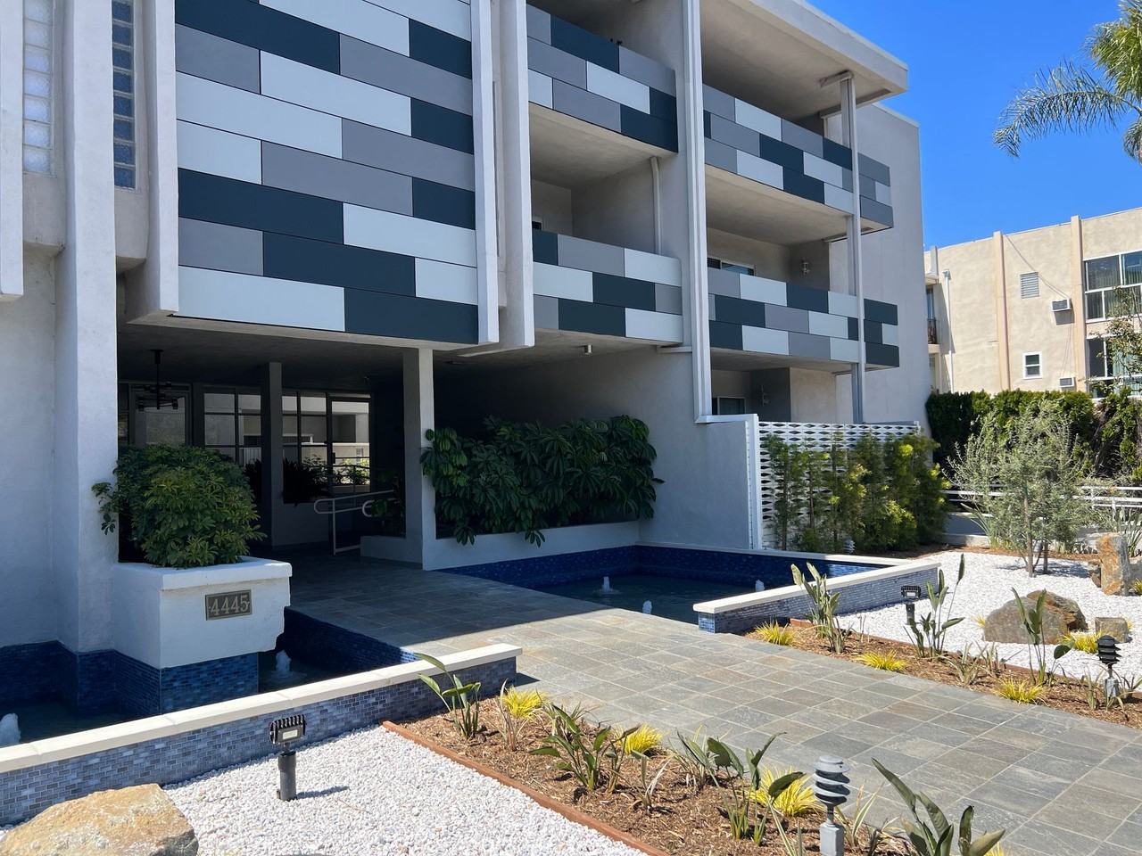 Valley Wilshire Apartments - Photo 2 of 4