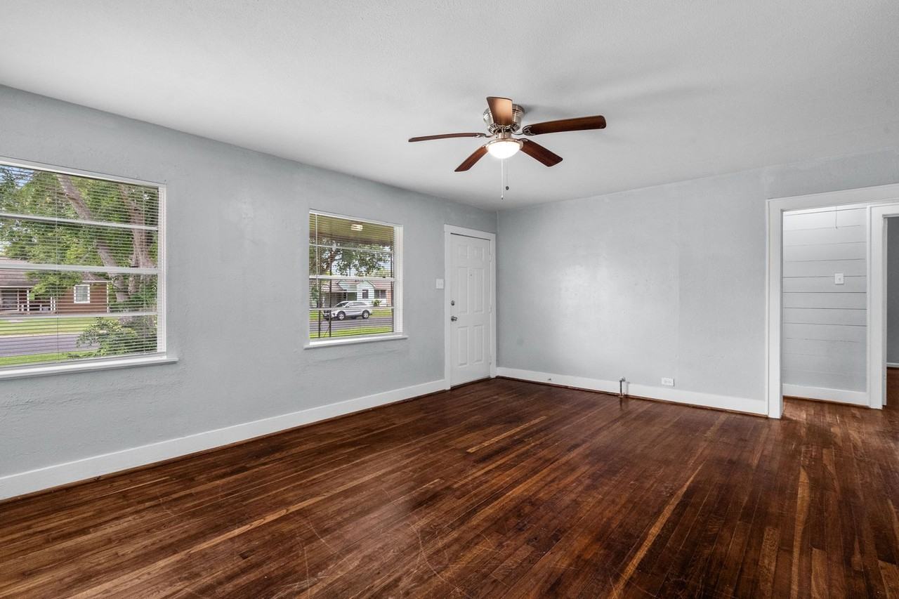 623 18th Ave N - Photo 7 of 24