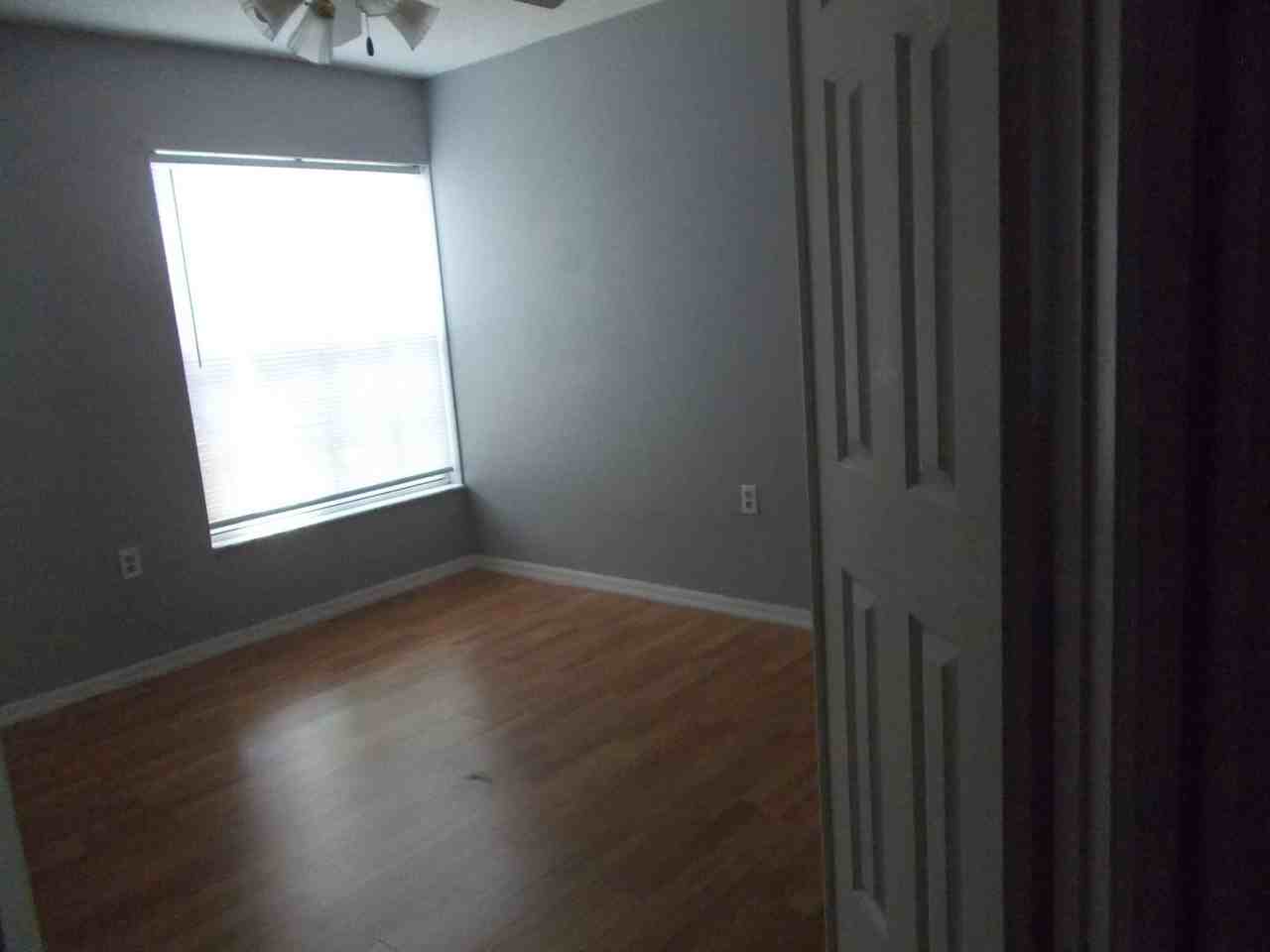 1661 Windsor Oak Ct - Photo 4 of 15